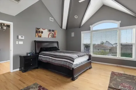 35 Jackson Avenue W Babylon NY 11702