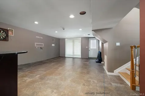 35 Jackson Avenue W Babylon NY 11702