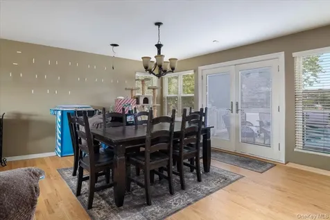 35 Jackson Avenue W Babylon NY 11702