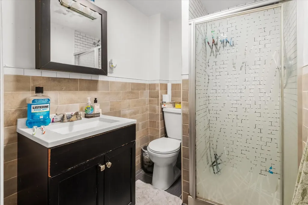 544 E 43rd Street Brooklyn NY 11203