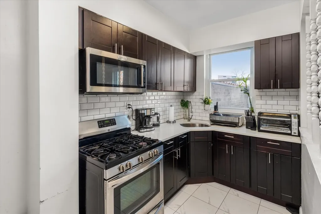544 E 43rd Street Brooklyn NY 11203