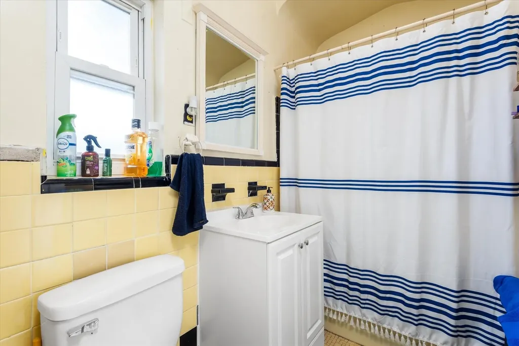 544 E 43rd Street Brooklyn NY 11203
