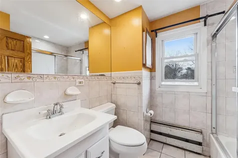 4 Foxcroft Road Albertson NY 11507