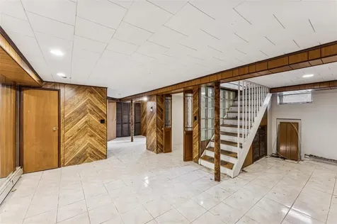 4 Foxcroft Road Albertson NY 11507