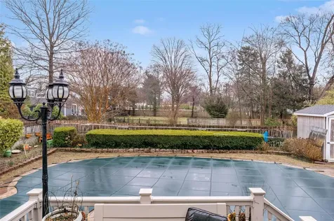 4 Foxcroft Road Albertson NY 11507