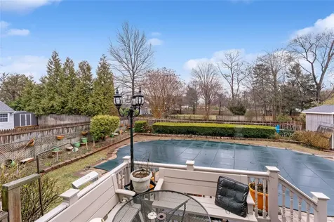 4 Foxcroft Road Albertson NY 11507