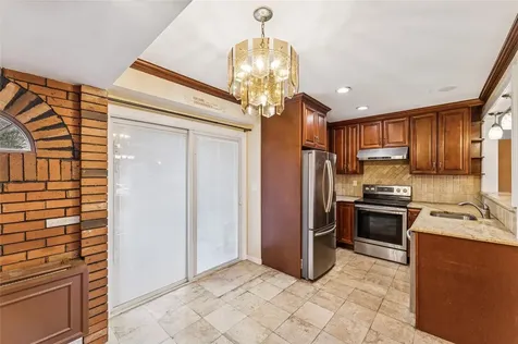 4 Foxcroft Road Albertson NY 11507