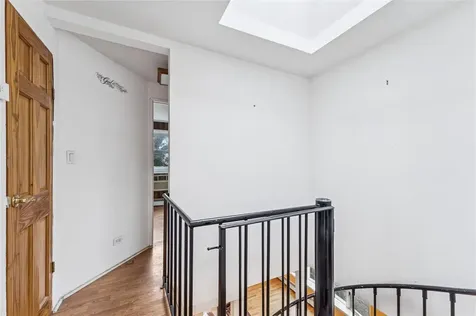 4 Foxcroft Road Albertson NY 11507