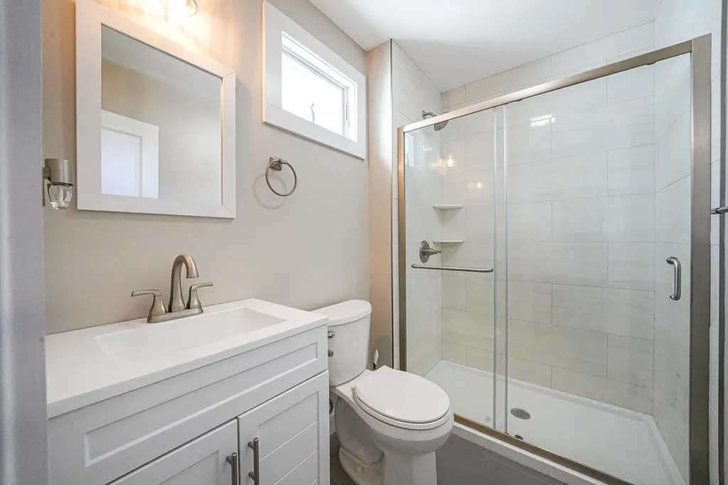 12 Lloyd Avenue Lynbrook NY 11563
