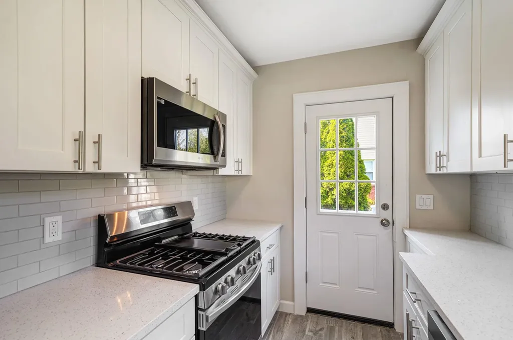 12 Lloyd Avenue Lynbrook NY 11563