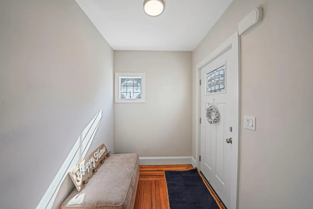12 Lloyd Avenue Lynbrook NY 11563