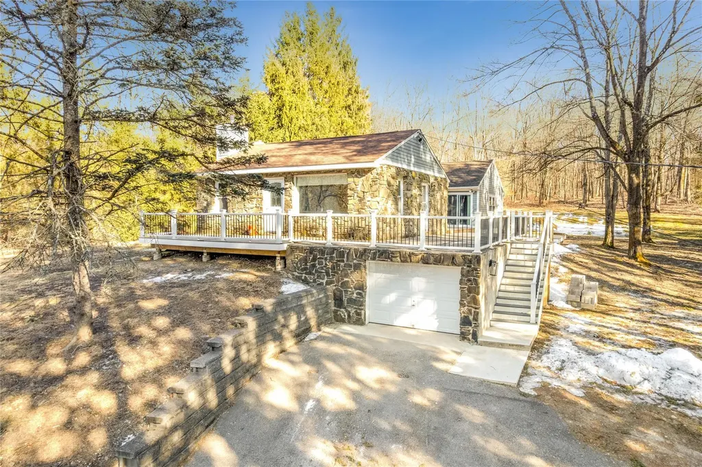 14 Ridgeview Road East Fishkill NY 12533