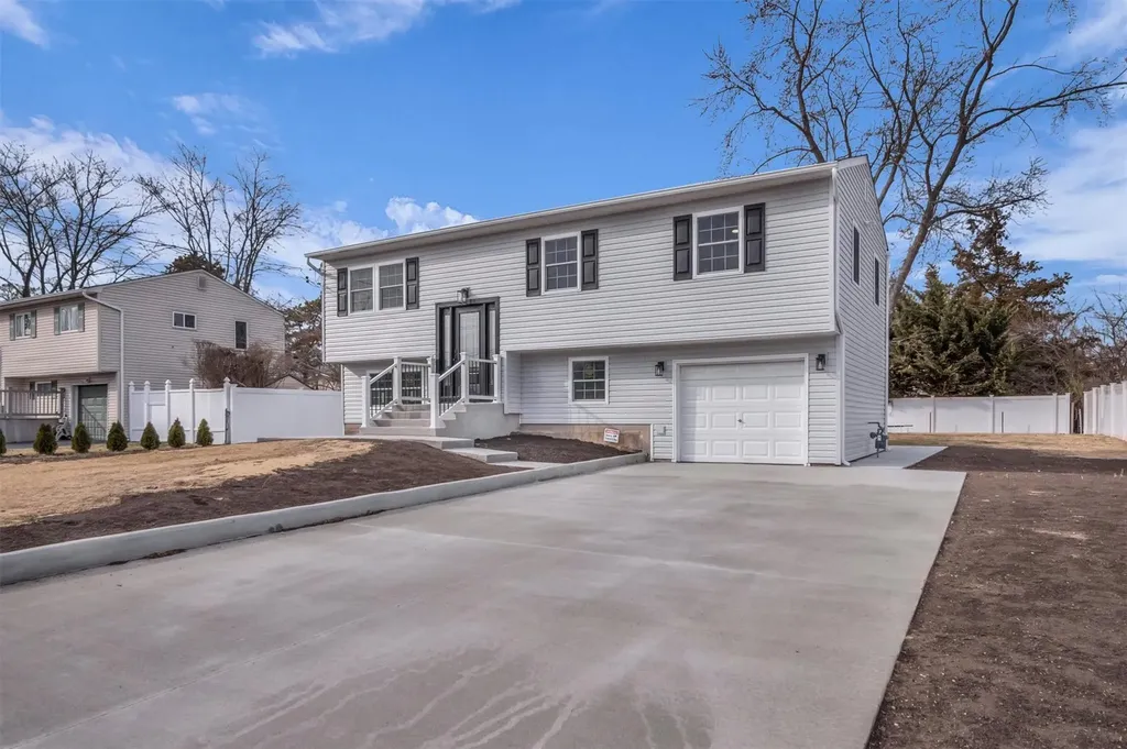 495 Hawkins Road Brookhaven NY 11784