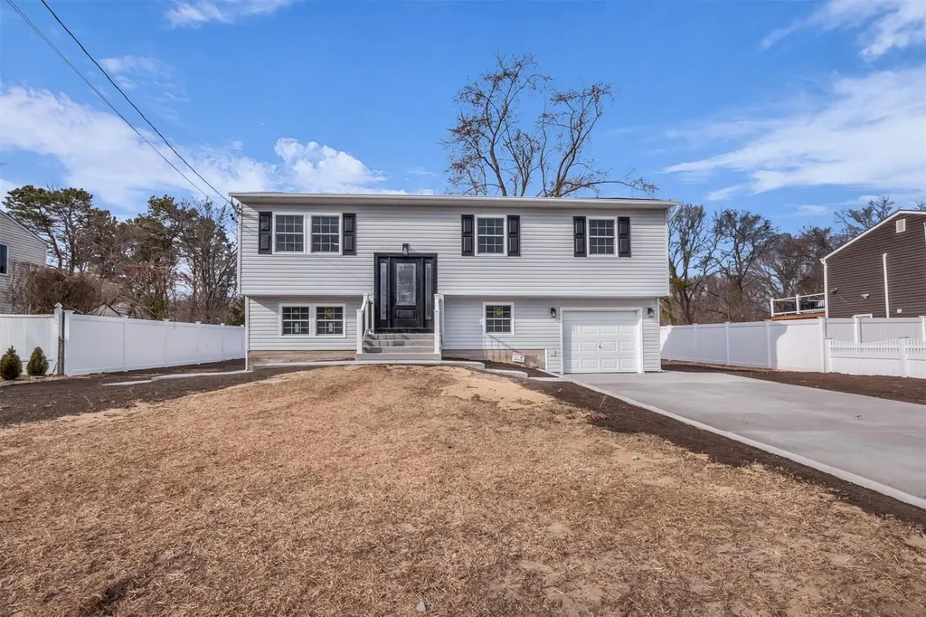 495 Hawkins Road Selden NY 11784