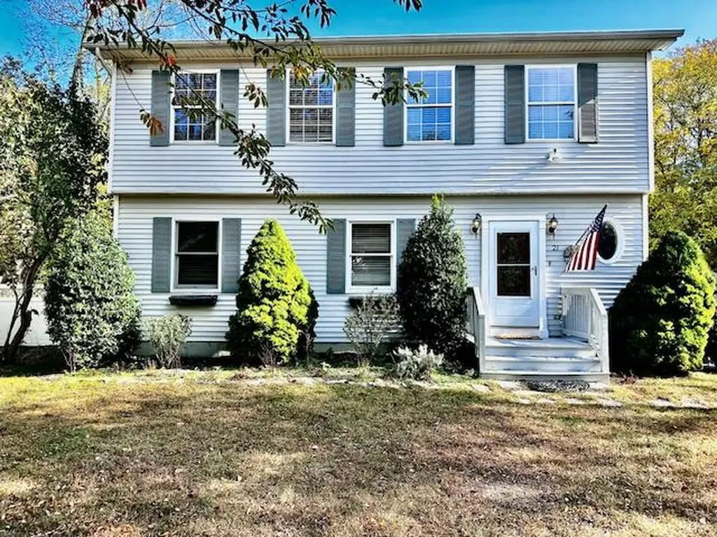 21 Egret Way Brookhaven NY 11934