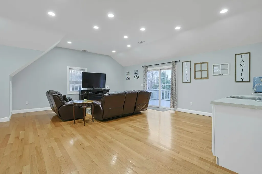 48 Galloway Lane Valhalla NY 10595