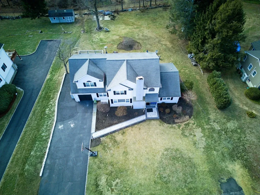 48 Galloway Lane Valhalla NY 10595