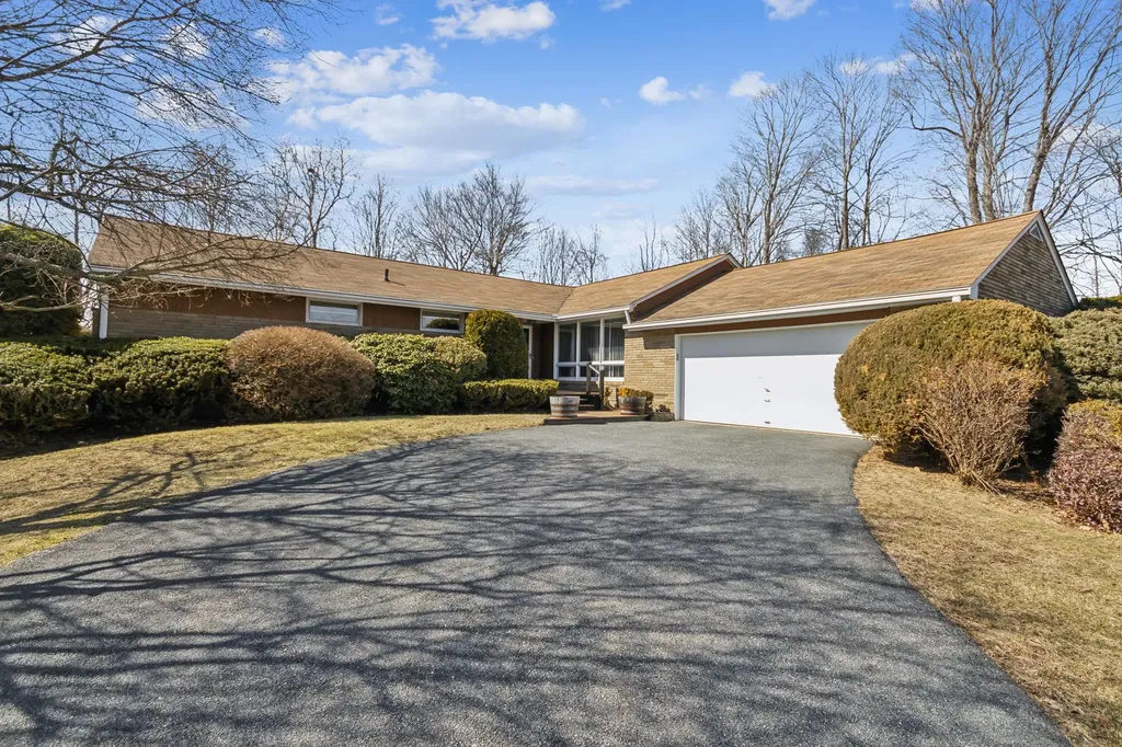 7 Collier Drive W Carmel NY 10512