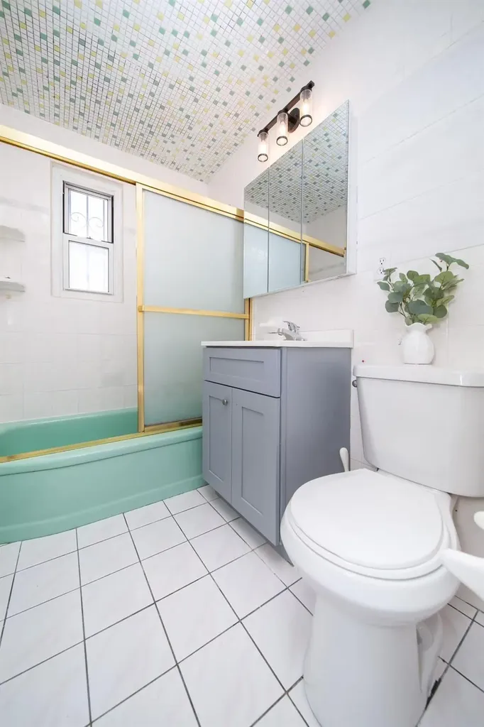 15425 58th Road Flushing NY 11355