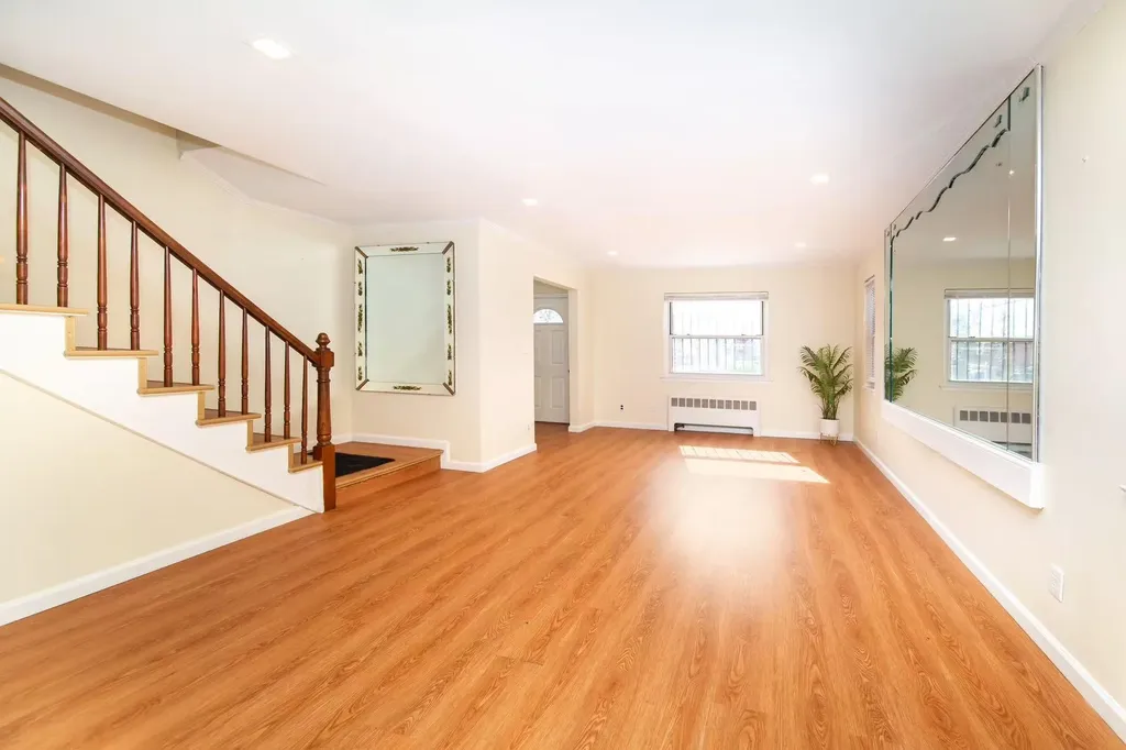 15425 58th Road Flushing NY 11355