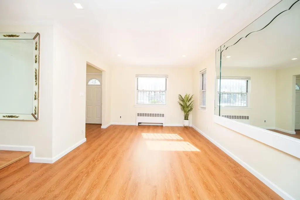 15425 58th Road Flushing NY 11355