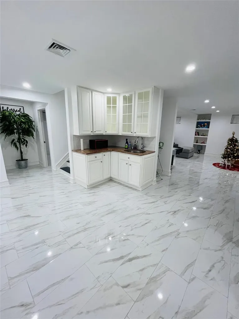 85 Windflower Lane Riverhead NY 11901