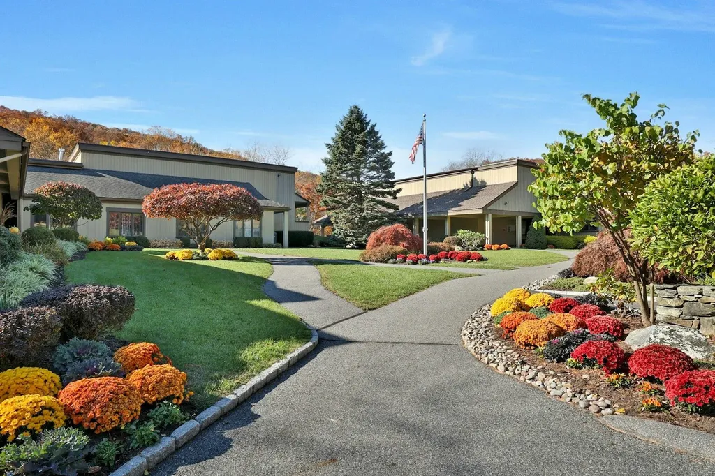 48 Heritage Hills Somers NY 10589