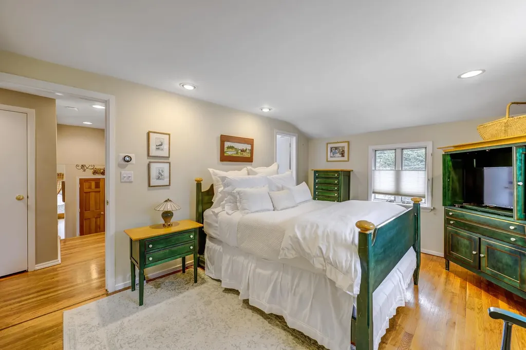 3 Orchard Lane Sea Cliff NY 11579