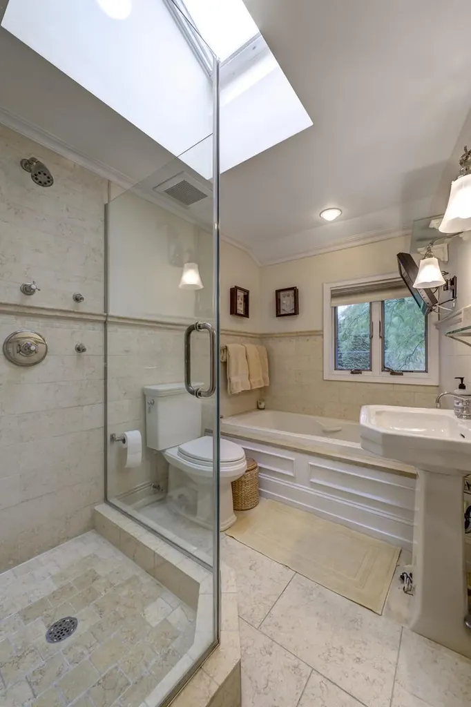 3 Orchard Lane Sea Cliff NY 11579
