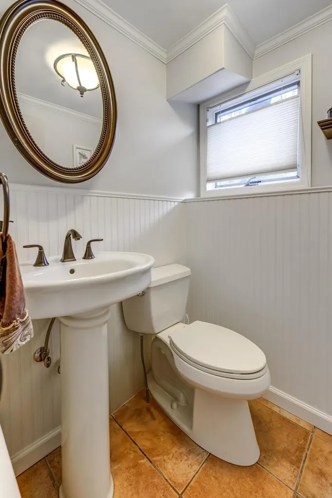 3 Orchard Lane Sea Cliff NY 11579
