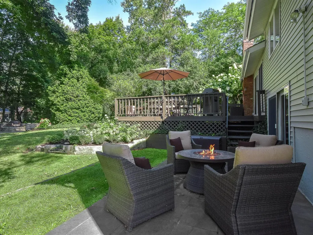3 Orchard Lane Sea Cliff NY 11579