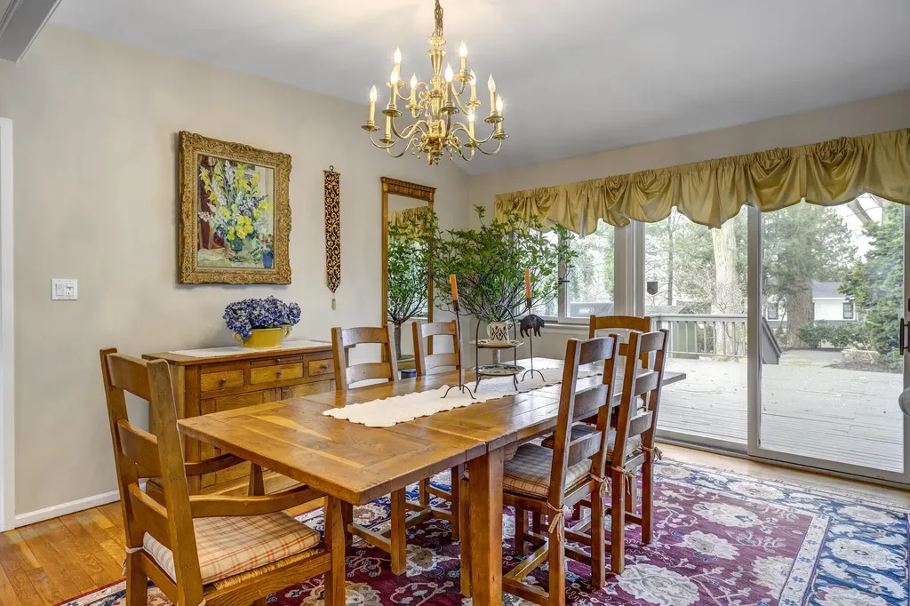 3 Orchard Lane Sea Cliff NY 11579