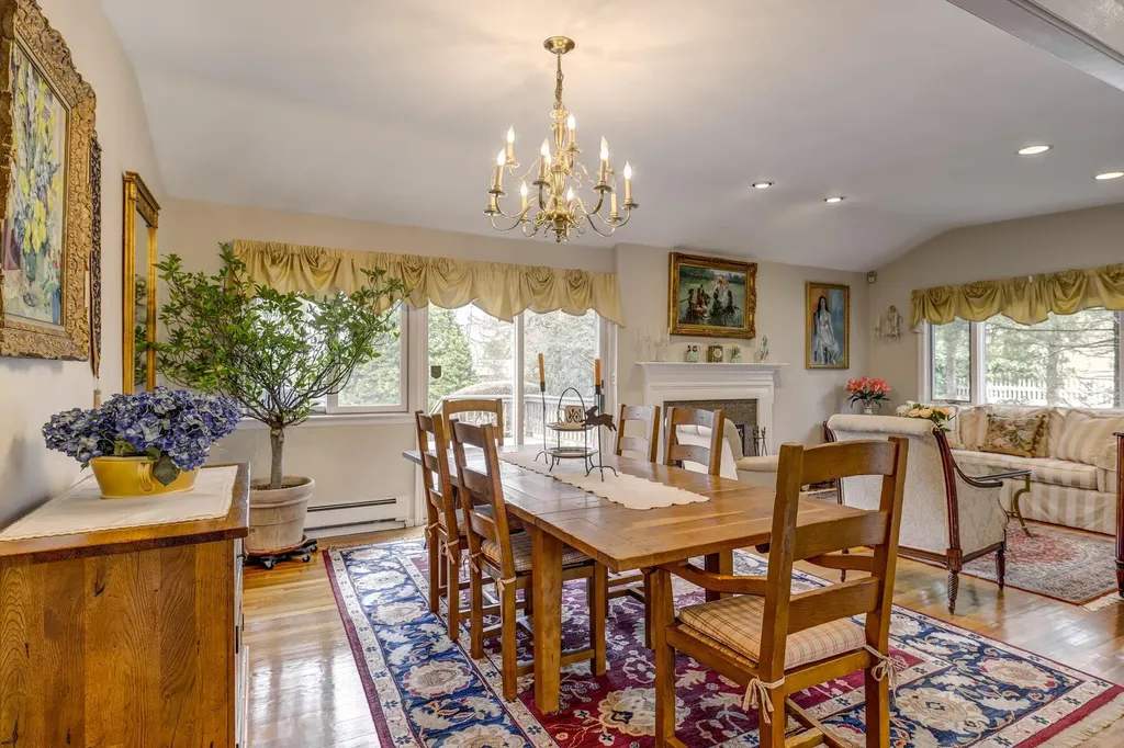 3 Orchard Lane Sea Cliff NY 11579