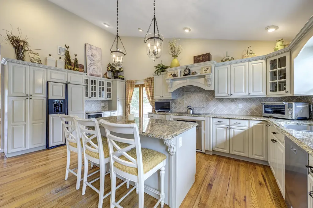 3 Orchard Lane Sea Cliff NY 11579