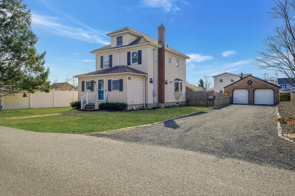 4 Hulse Court Patchogue NY 11772