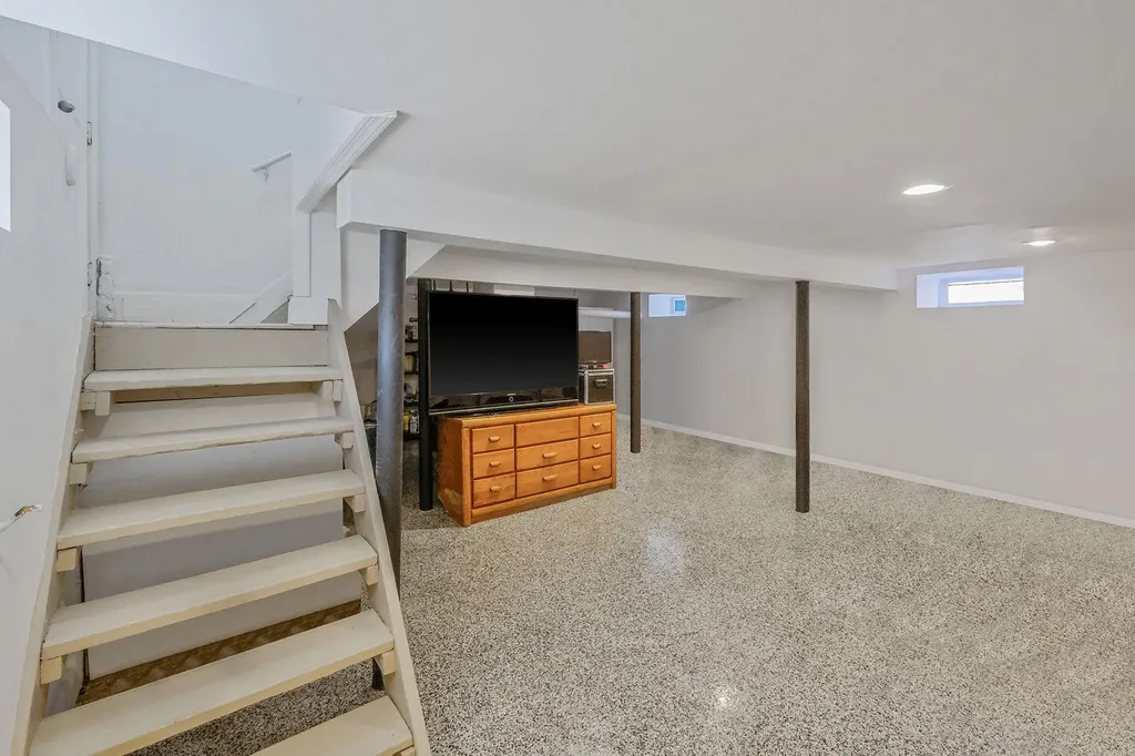 4 Hulse Court Patchogue NY 11772