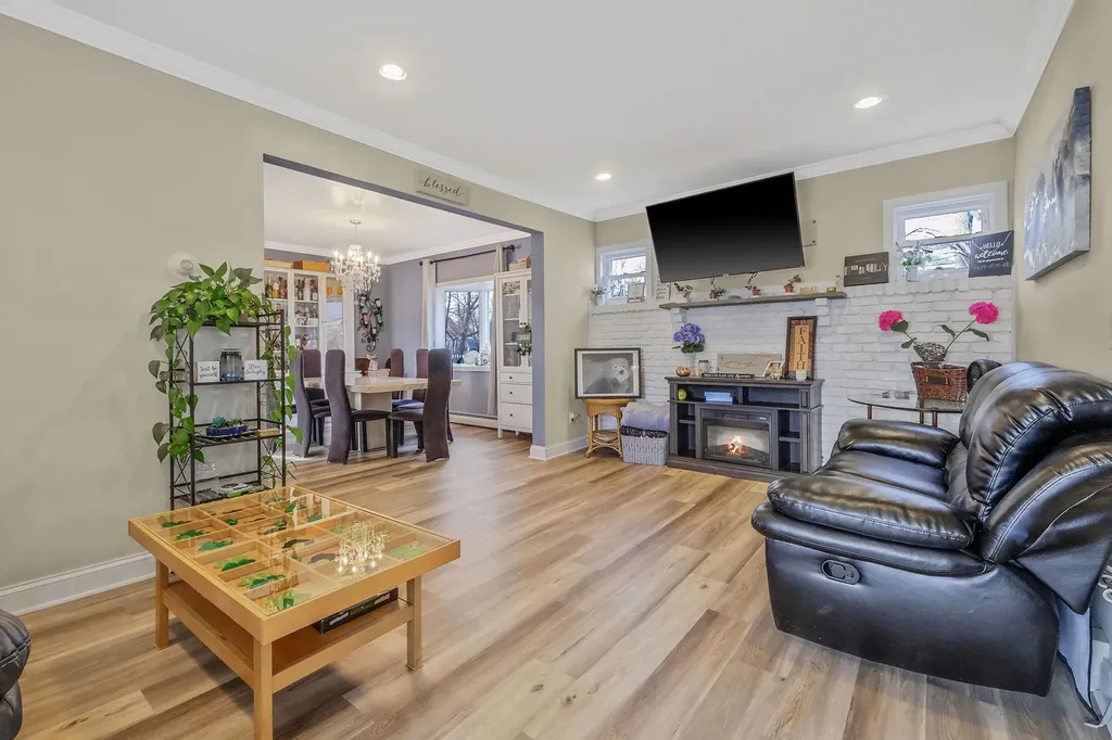 4 Hulse Court Patchogue NY 11772