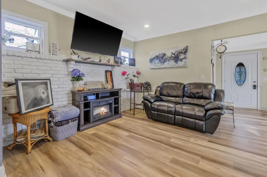4 Hulse Court Patchogue NY 11772