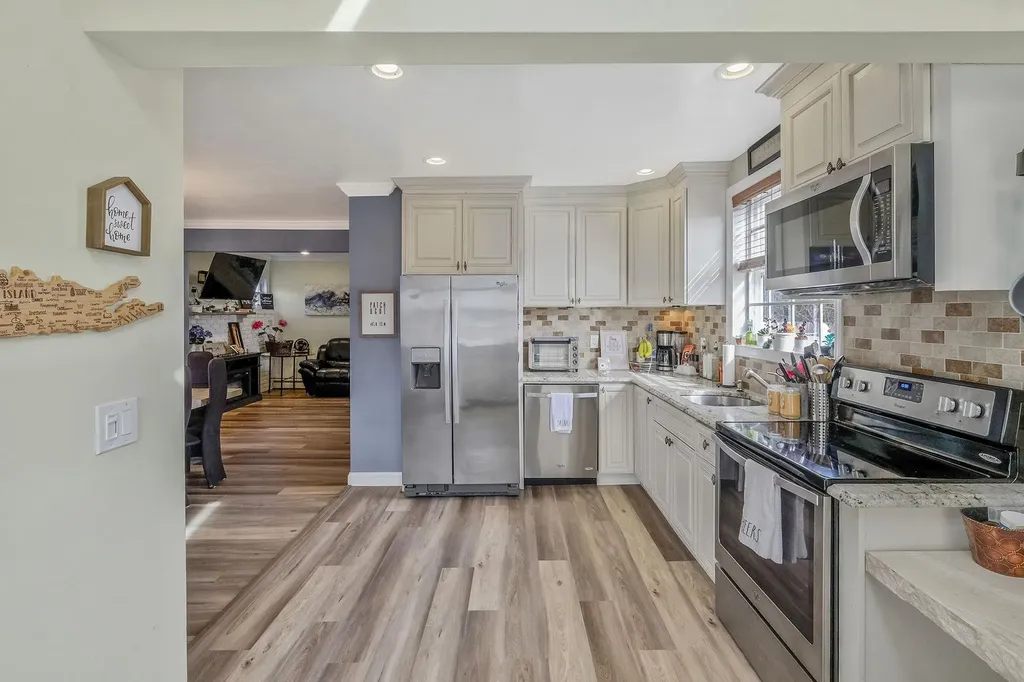 4 Hulse Court Patchogue NY 11772
