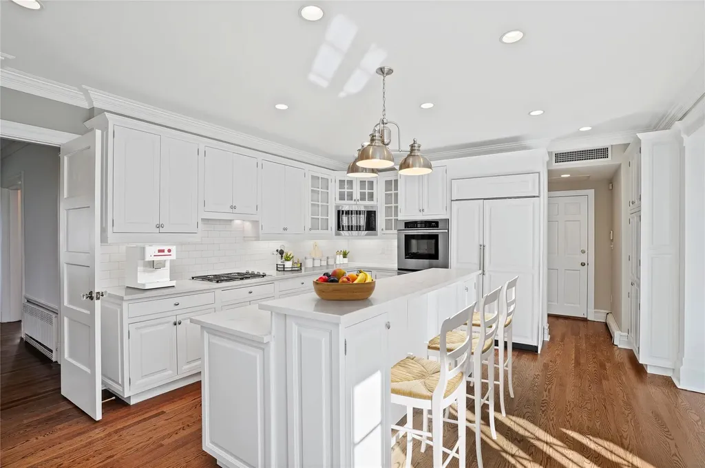 304 Loring Avenue Pelham NY 10803