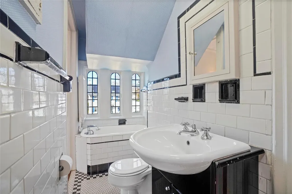304 Loring Avenue Pelham NY 10803