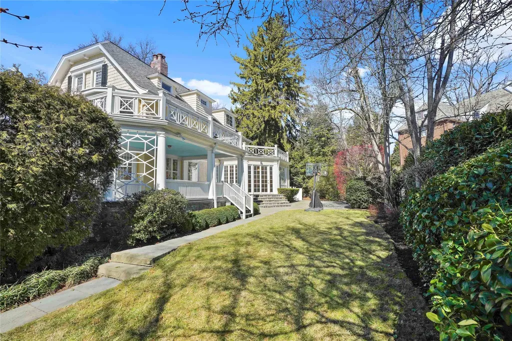 304 Loring Avenue Pelham NY 10803