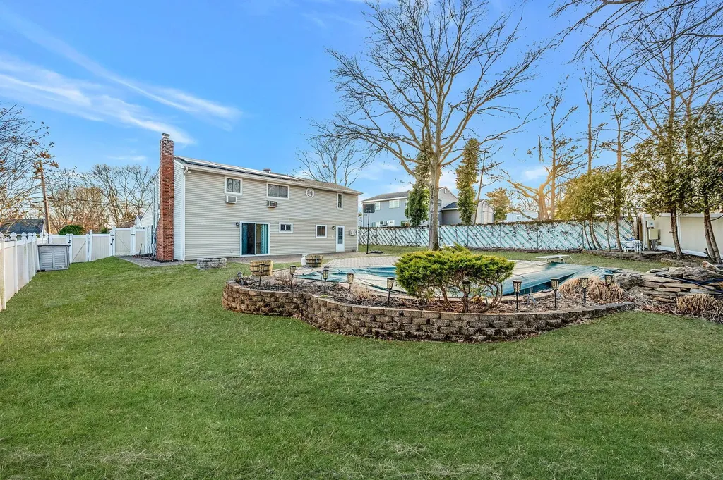 17 Corvette Road Selden NY 11784