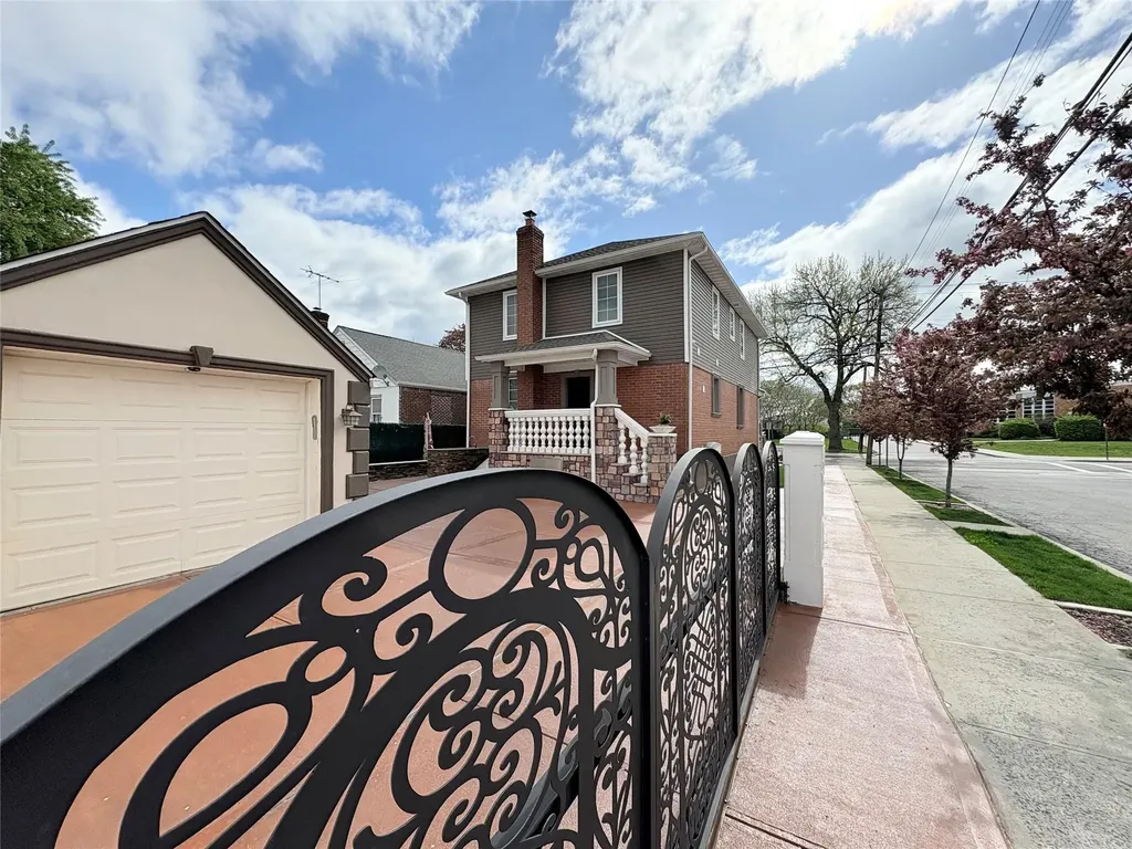 112 Shaw Avenue Valley Stream NY 11580