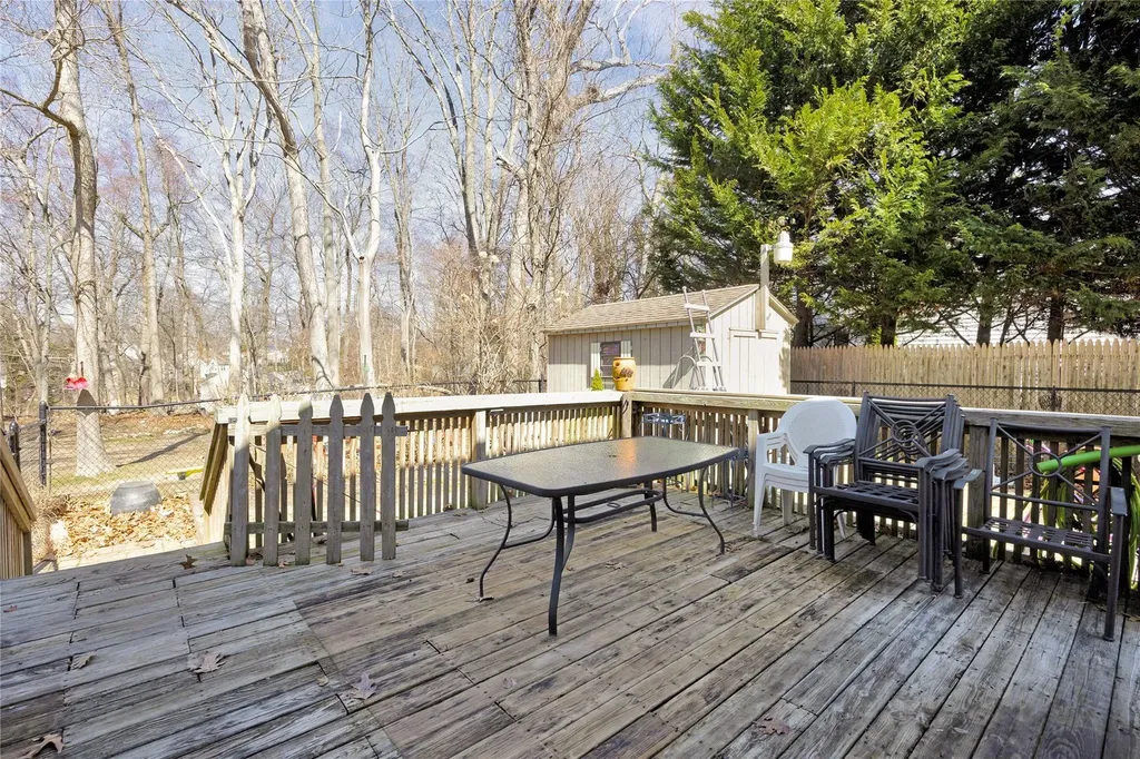 35 Daisy Drive Kings Park NY 11754