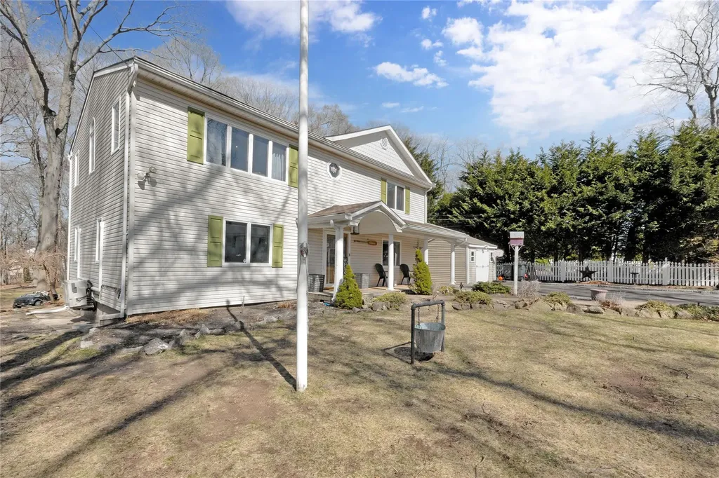 35 Daisy Drive Kings Park NY 11754