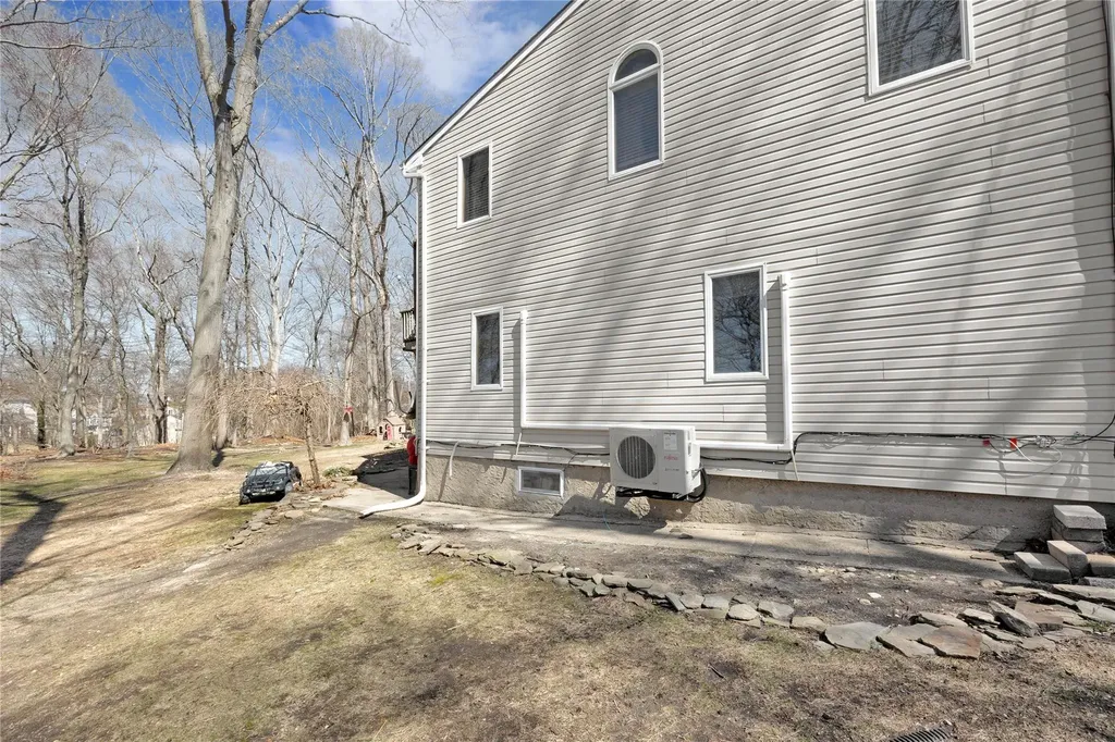 35 Daisy Drive Kings Park NY 11754