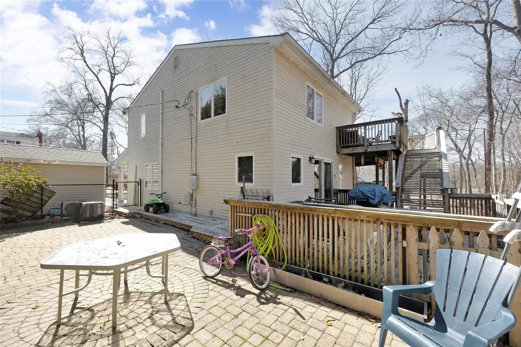 35 Daisy Drive Kings Park NY 11754