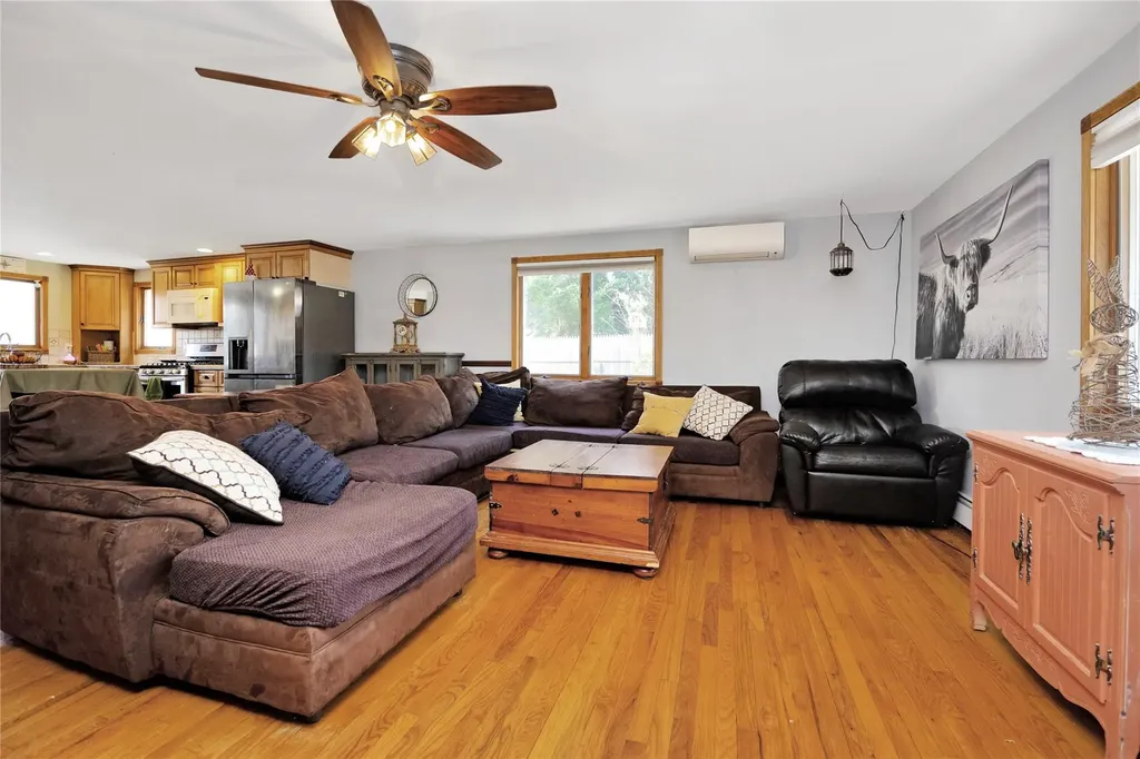 35 Daisy Drive Kings Park NY 11754
