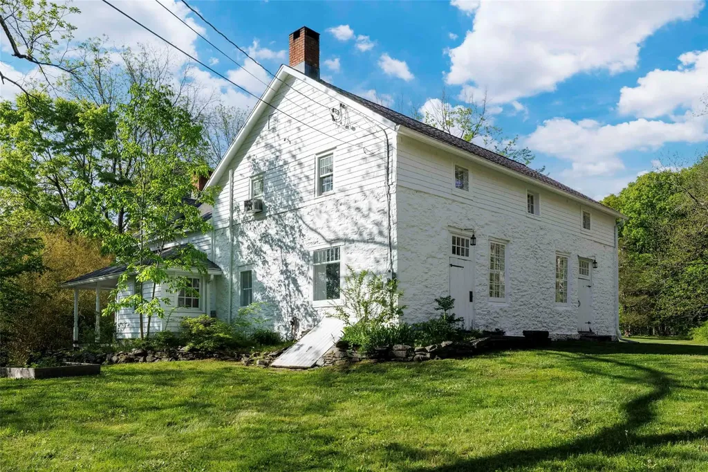 582 Old Kings Highway Accord NY 12404
